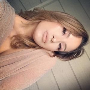 Meet your Posher, Daniella